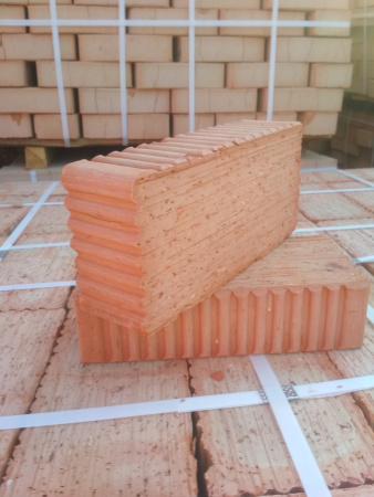 Кирпич фунд полнотел 250*120*65 М150 (448шт/под) Волоконовка