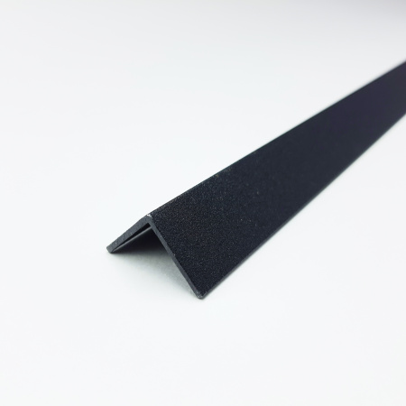 Угол черный 40*40*2,0  Уп 15-27.2700.515