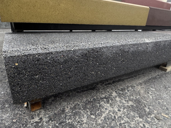 Ступень ЛС-10-Б-Д неро  (1000х380х145) (1п= 10шт/1310 кг)