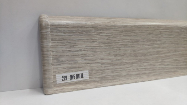 Плинтус пластиковый Идеал Деконика Дуб латте с кабель-каналами/229 (85мм 2,2) (20)